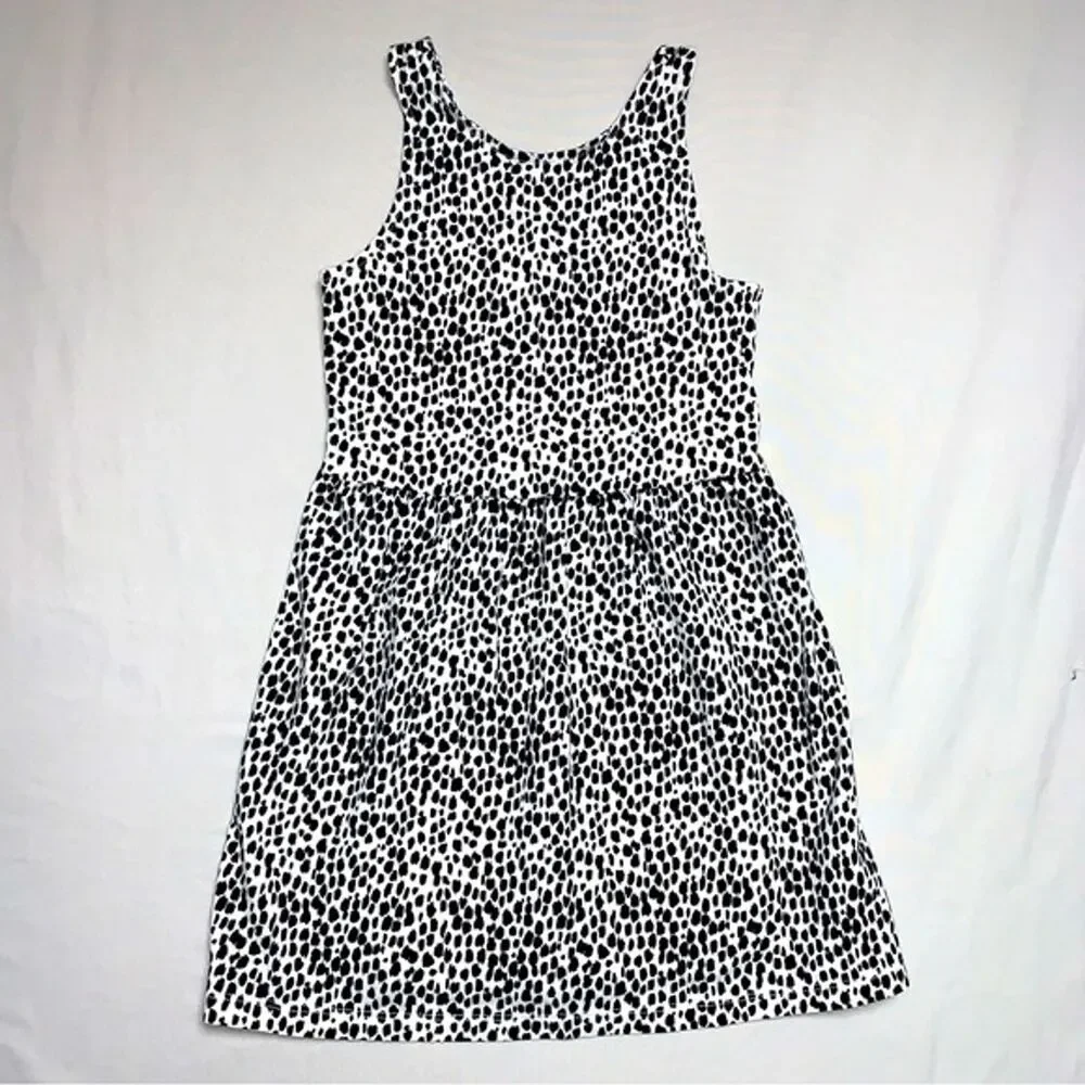 Old Navy white black
